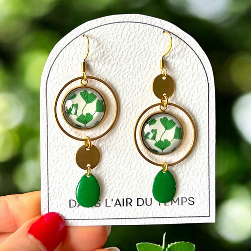 Boucles d'oreilles asymétriques feuilles de ginkgo finition dorée ou argentée
