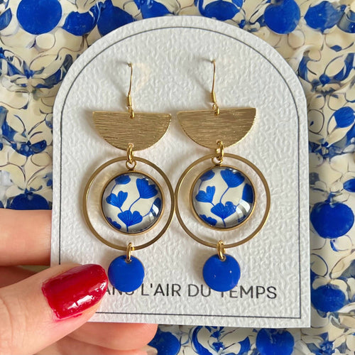 Boucles d'oreilles feuilles de ginkgo bleues finition dorée