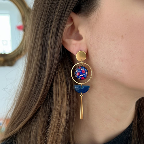 boucles d'oreille originale bleu indigo fleuri artisanale 