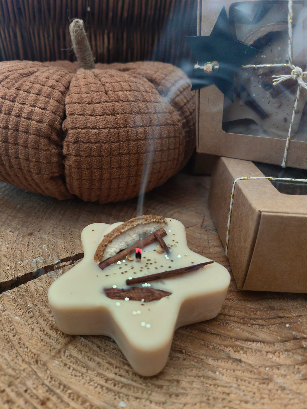 Bougie Étoile Artisanale Pomme, Tonka & Caramel – Cire de Colza Végétale - Unik&Sens