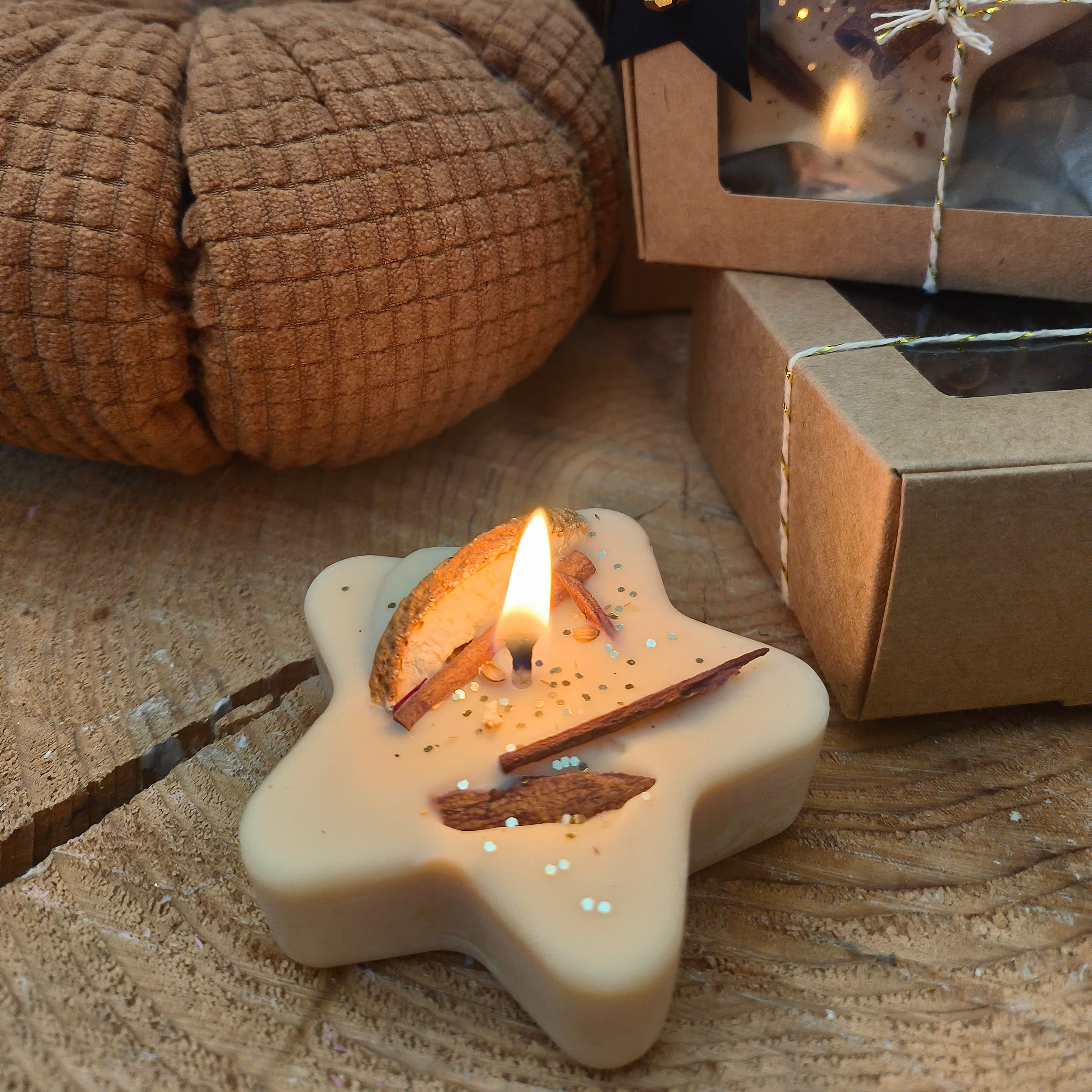 Bougie Étoile Artisanale Pomme, Tonka & Caramel – Cire de Colza Végétale - Unik&Sens